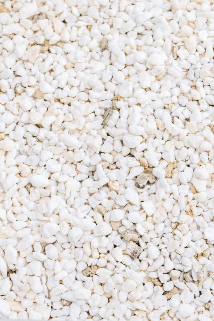 Perlite is light an inorganic and a perfect alternative to Rockwool